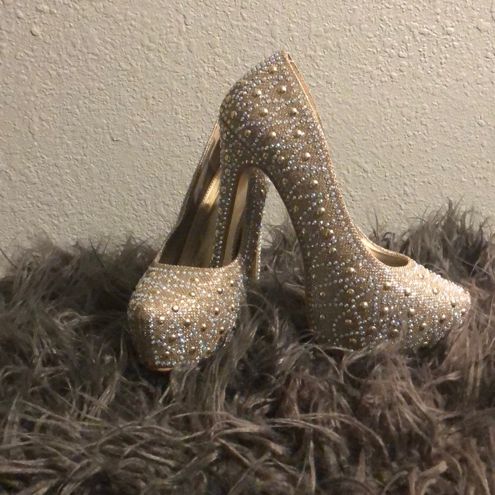 Lesonia crystal platform heel